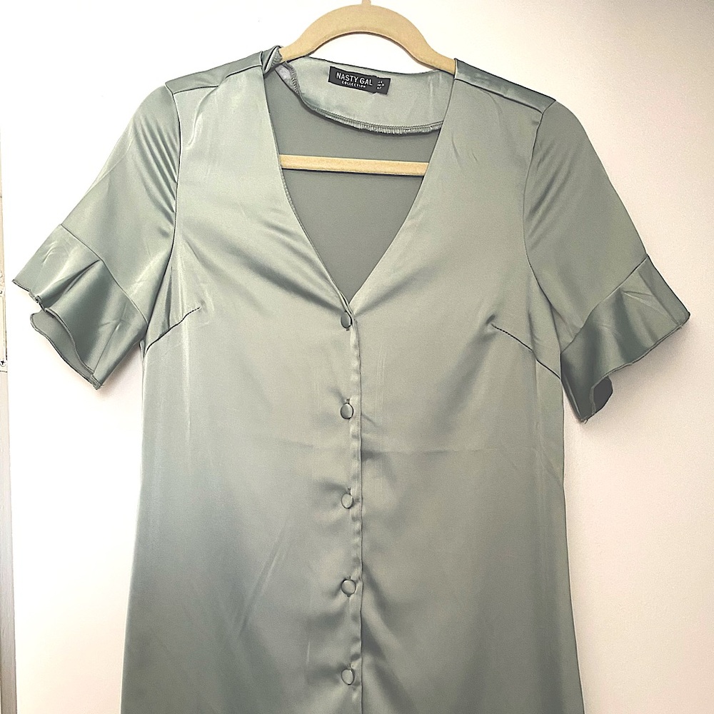 Mint Green satin dress Size 2 NEVER WORN.